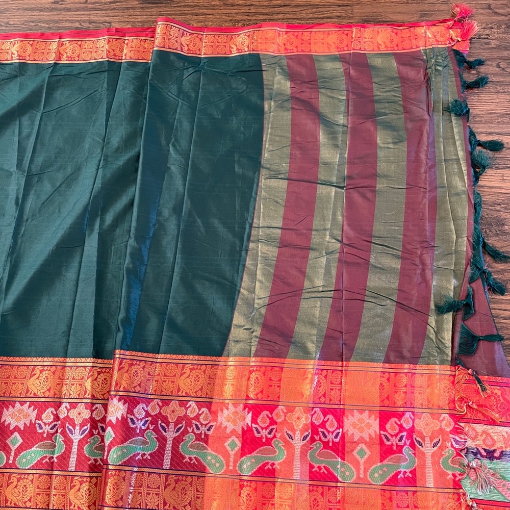 Women’s Dark Green Saree with Red & Gold Border - Picture 2 of 3